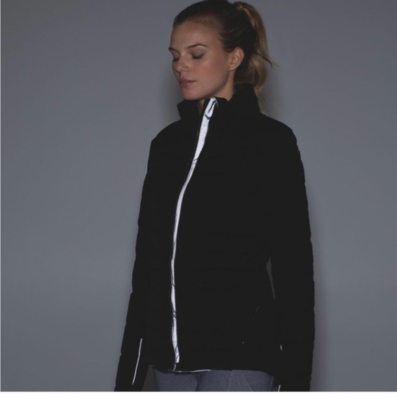 Lululemon Fluffed Up Jacket Black SZ 4 - Picture 8 of 9